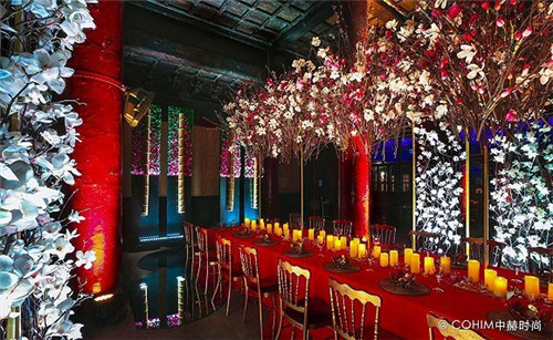 幾種經典歐式長餐桌上的宴會花藝