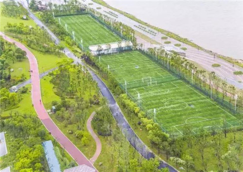 武漢最大江灘廣場的雨水花園