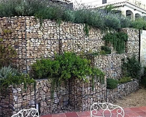 坡地庭院，別具一格的美