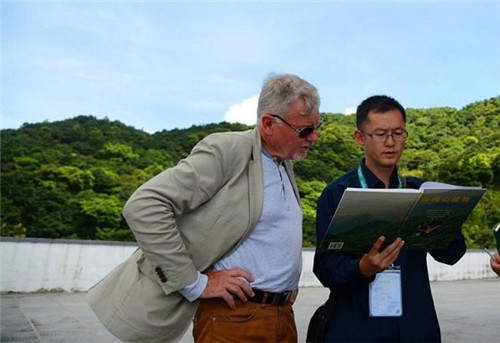 澳大利亞植物學家訪問梧桐山風景名勝區