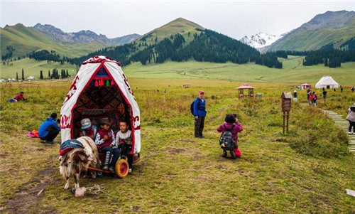 中國(guó)最美濕地巴音布魯克,空中草原那拉提