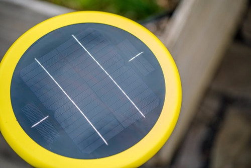 能向植物和害蟲噴灑水的園丁機器人(圖)