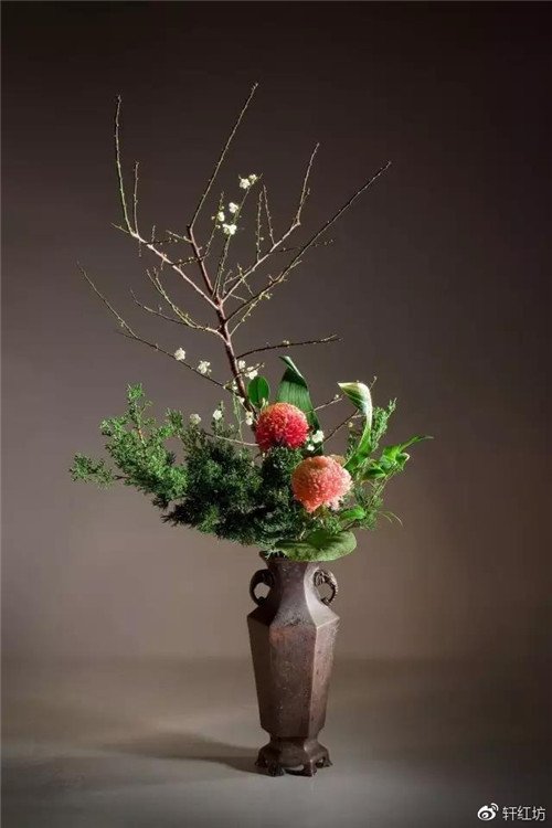 茶道，缺少插花不成雅致