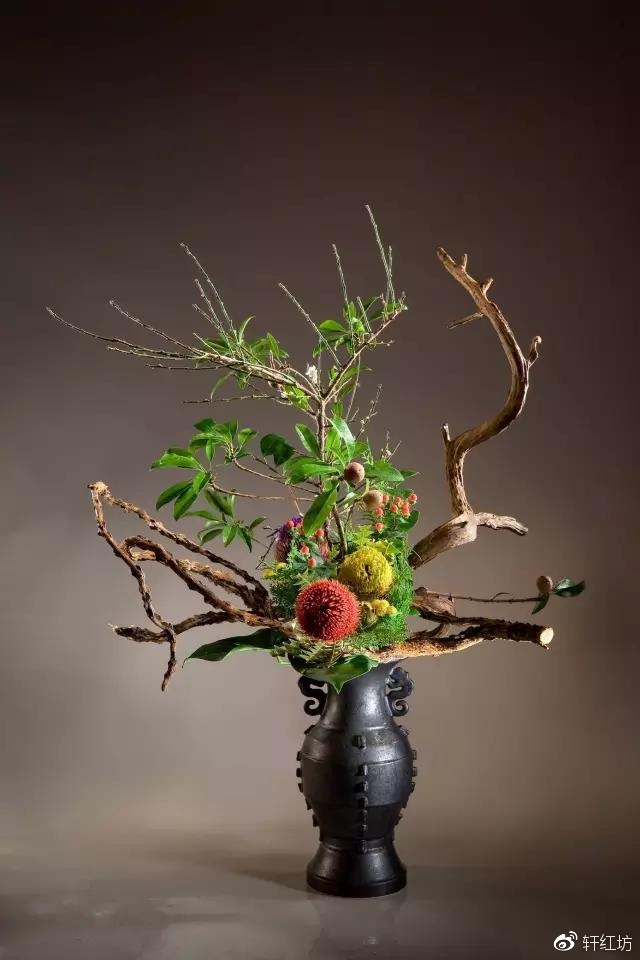 茶道，缺少插花不成雅致