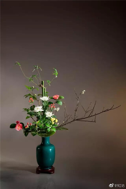 茶道，缺少插花不成雅致