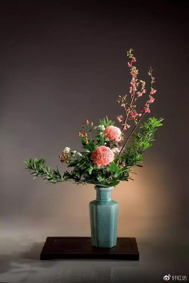 茶道，缺少插花不成雅致