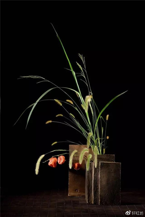 茶道，缺少插花不成雅致