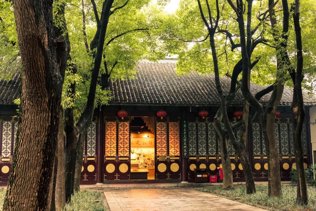 瞻園的驕傲與放縱——新瞻園的放縱