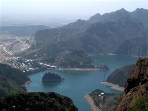 山海關(guān)原生態(tài)自然景觀游人如織的畫廊