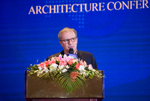 國內外專家研討綠色城市與新型城鎮化建設