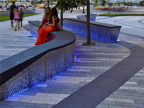 園林景觀中的休閑坐凳綻放著設計的魅力