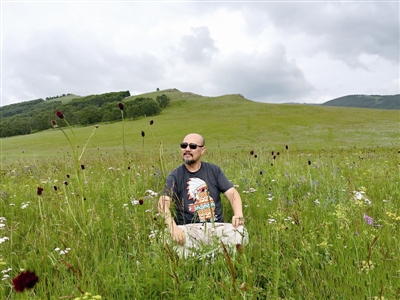 歌唱家騰格爾和他的“騰格爾林”