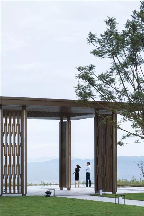 笛東臻品 財信 · 賴特與山