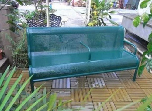 為什么城市里會有那么多不舒服的長椅?