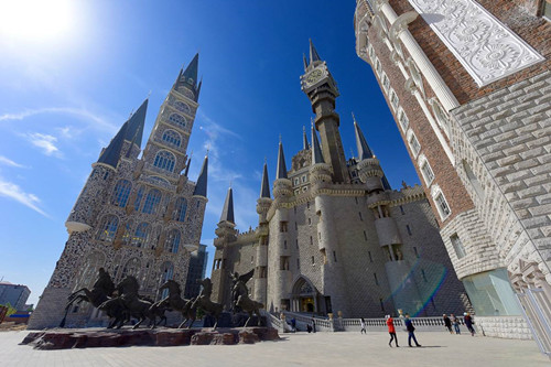 銳評:當美術學院開始山寨古堡