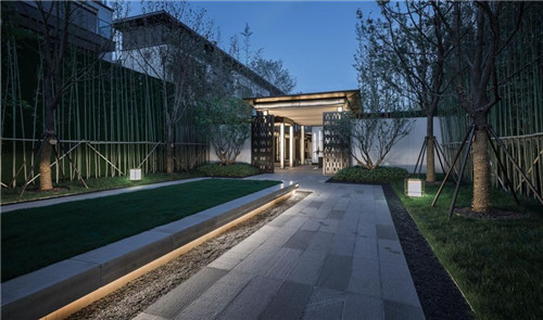 奧雅作品:園子里的揚(yáng)州