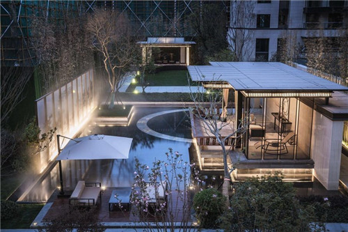 奧雅作品:園子里的揚(yáng)州