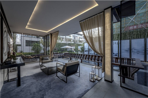 奧雅作品:園子里的揚(yáng)州