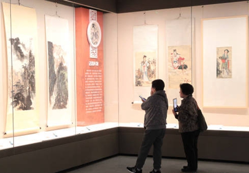 何鏡涵繪畫勾連古典園林與水墨園林