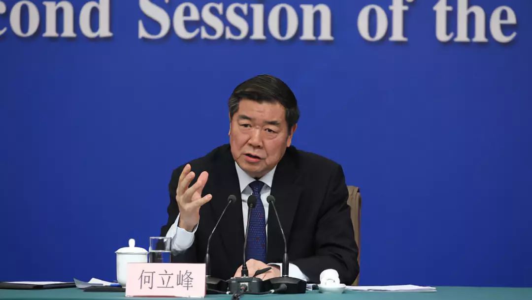 何立峰:城鎮(zhèn)化率每提高1%就有近1400萬人進城