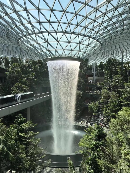 北京新機(jī)場(chǎng)試飛,看世界上令人驚嘆機(jī)場(chǎng)設(shè)計(jì)