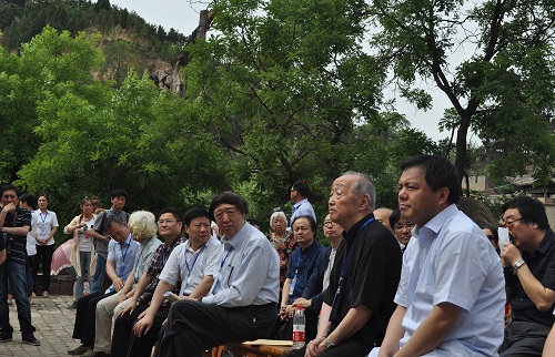 馮驥才:傳統(tǒng)村落保護(hù)與發(fā)展功在當(dāng)代利在千秋