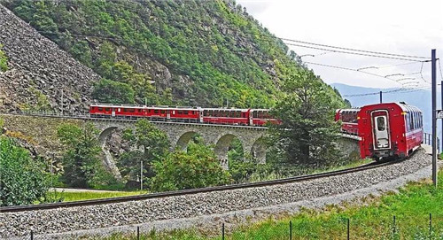 是鐵路也是風景:線性文化遺產的活化利用