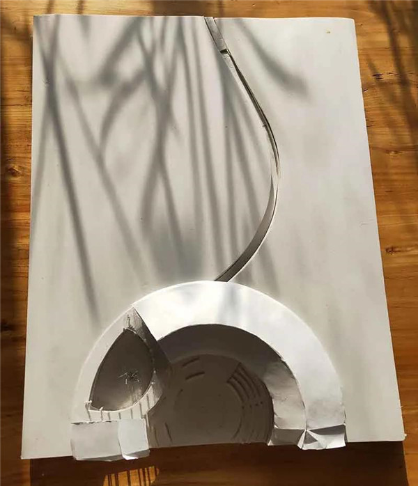 地平線下的圓形劇場