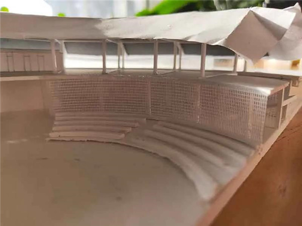 地平線下的圓形劇場