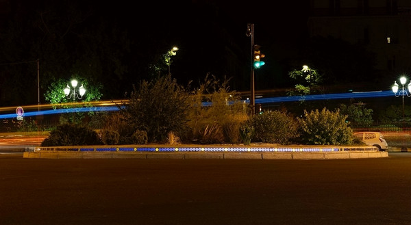 夜間,在城市空間中點燃藝術品