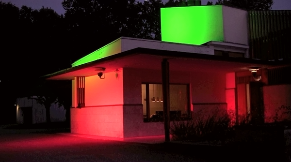 夜間,在城市空間中點燃藝術品