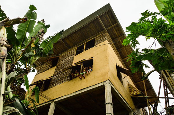 如何利用場地現有資源進行系統建造