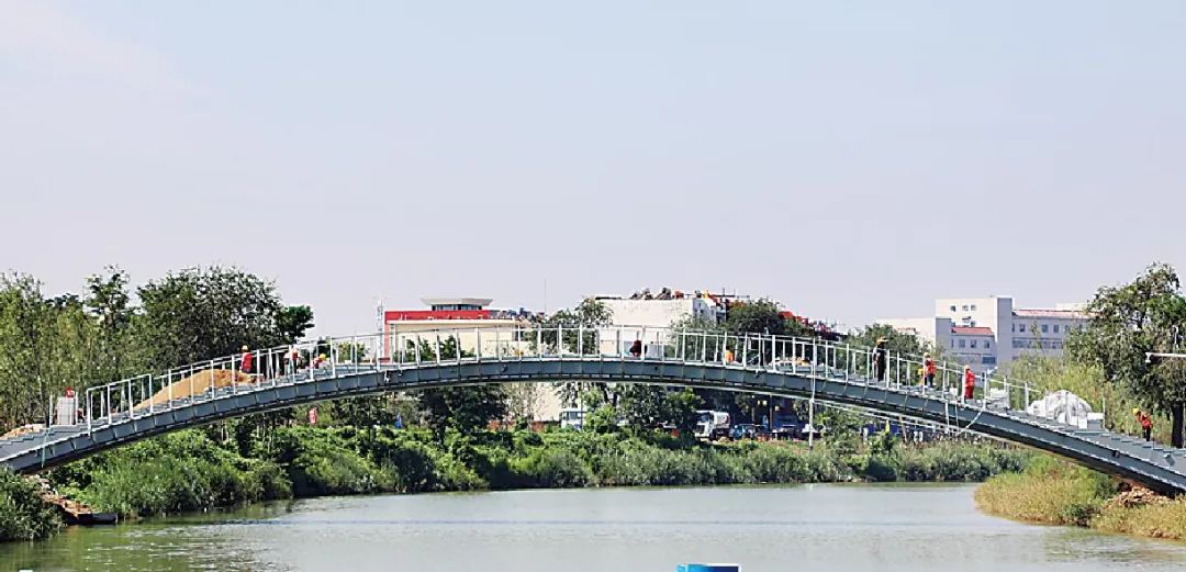 三角洲、步行橋、碼頭駁岸……運河元素綻放園博園