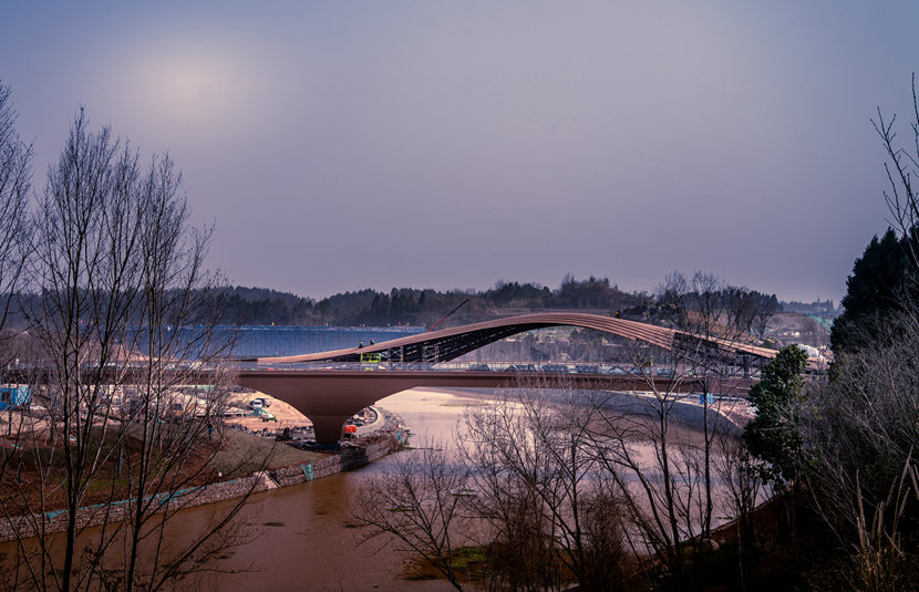 2024成都世園會(huì)主會(huì)場(chǎng)三座景觀橋主體結(jié)構(gòu)完成