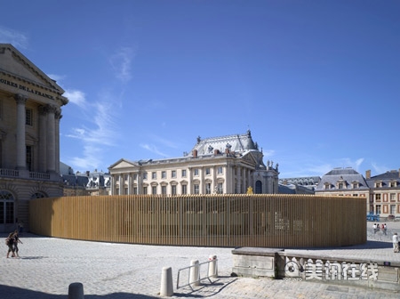 凡爾賽宮臨時(shí)入口長廊