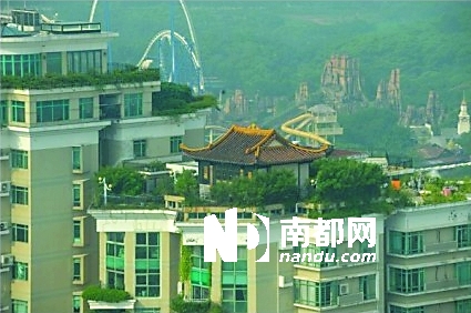 爆料照片顯示，廟狀亭臺(tái)上有黃色琉璃瓦，飛檐四展。 網(wǎng)絡(luò)資料圖片