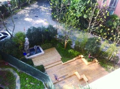 業(yè)主“圈地”建“土豪庭院”