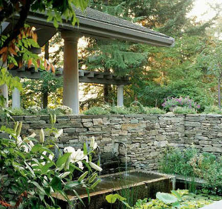 碧泉與池塘的完美結(jié)合