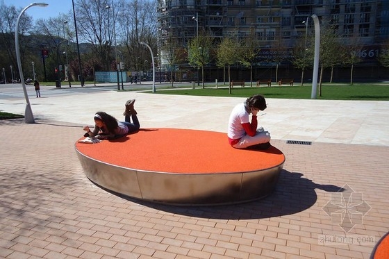 Balmori Associates設計的巴克斯廣場 中國風景園林網