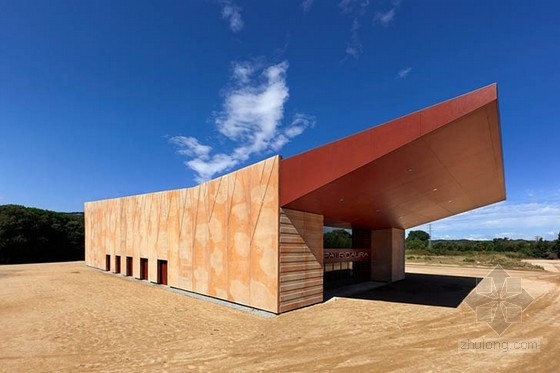 西班牙EspaiRidaura中心綠色屋頂