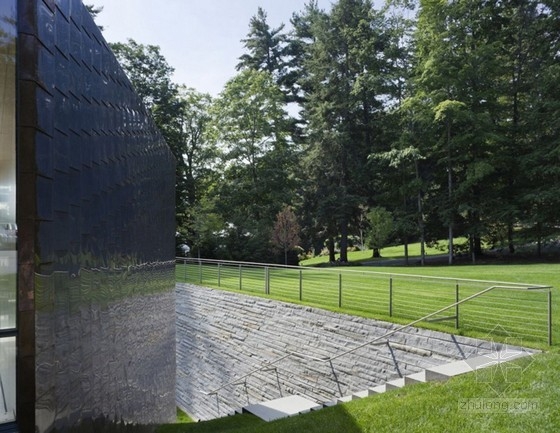 GLUCK設計的紐約綠色屋頂游泳館