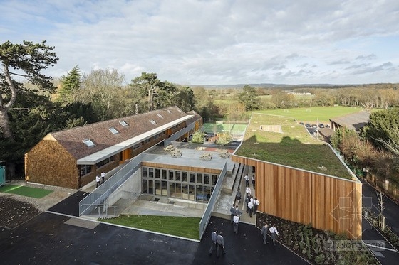 B:D設(shè)計(jì)的英國(guó)肯特學(xué)校的主導(dǎo)景觀(guān)