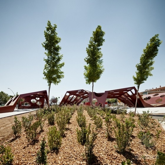 西班牙薩羅城中央?yún)^(qū)域的多功能結(jié)構(gòu)設(shè)計(jì)