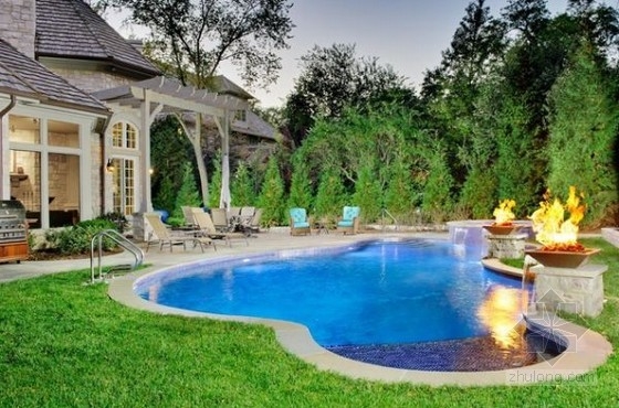 自由形態(tài)泳池的景觀設計