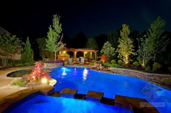 自由形態(tài)泳池的景觀設(shè)計(jì)