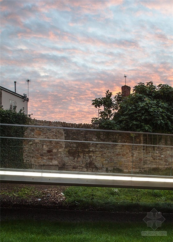 美國麻省陶頓市城堡綠橋