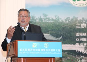 道格拉斯?庫曼:可持續性的城鎮生活