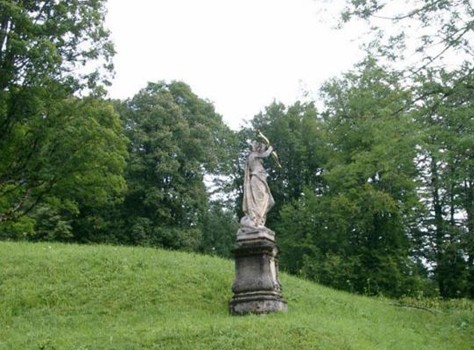 德國(guó)林德霍夫?qū)m局部外觀圖